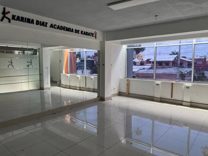 Local Comercial en Alquiler  2 Do Nivel  en El Millón