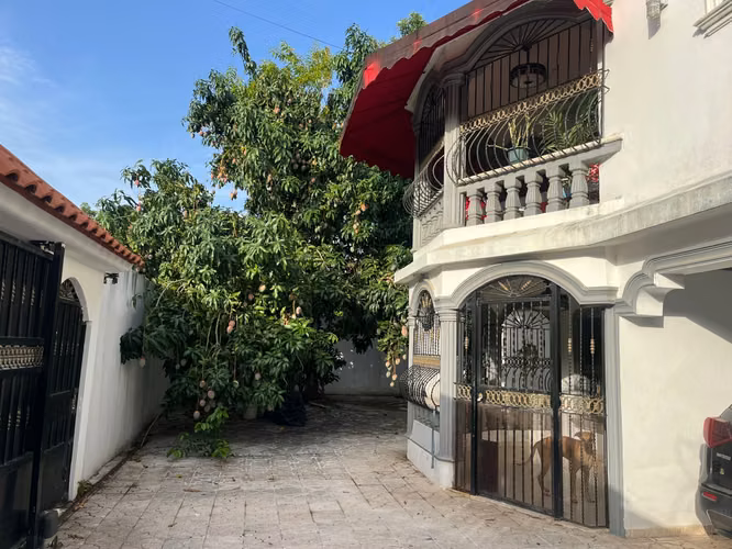 -VENDO CASA DE DOS NIVELES: RESIDENCIAL RADIANTE AMANECER