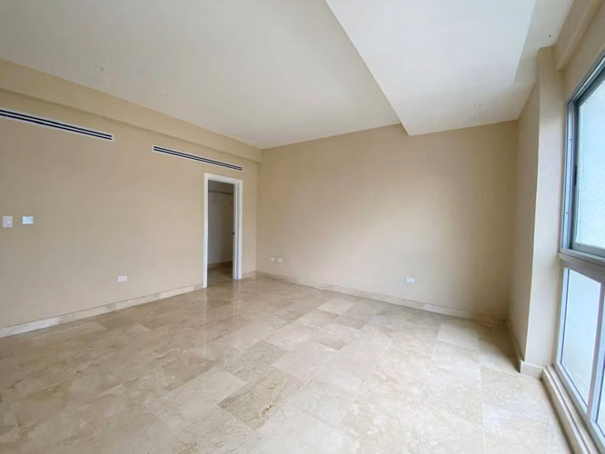 Apartamento Familiar en Venta en Ensanche Naco