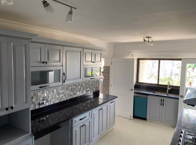Espectacular Apartamento de 3 Habitaciones, en alquiler Av. Anacaona - Imagen 3