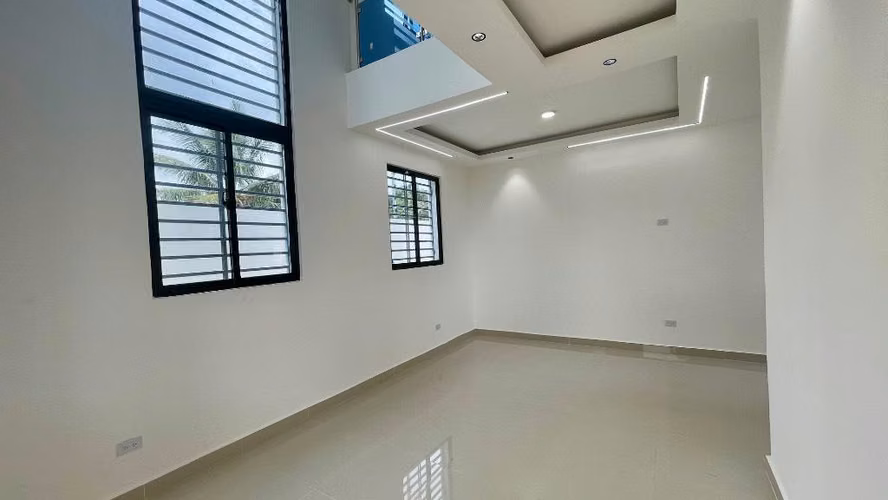 CASA EN VENTA EN LLANOS DE GURABO, SANTIAGO.