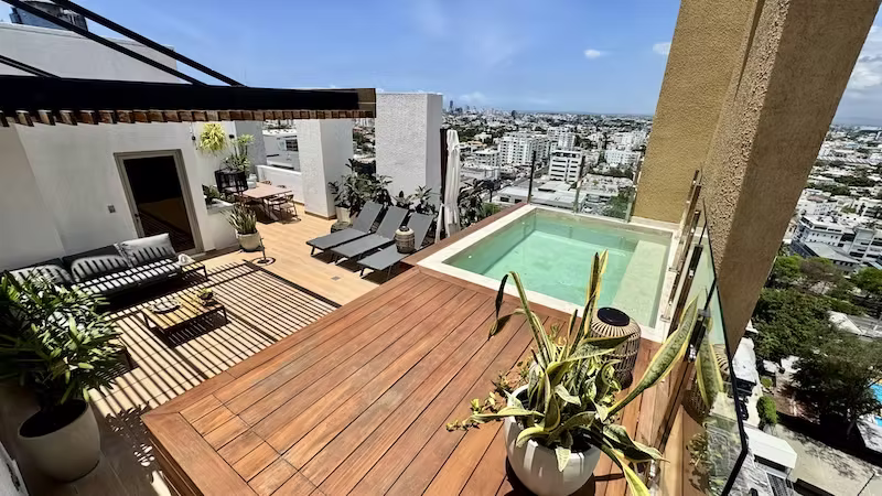En Paraiso Pent House en Venta con Jacuzzi Propio y Cuatro Habitaciones US$1,050,000.