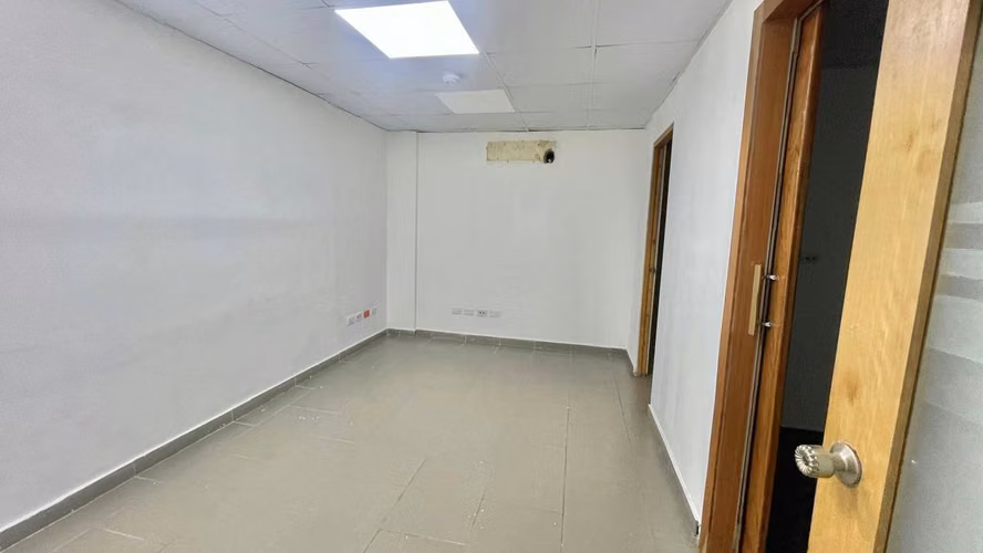 Local/Oficina en Alquiler en Av 27 de Febrero Distrito Nacional