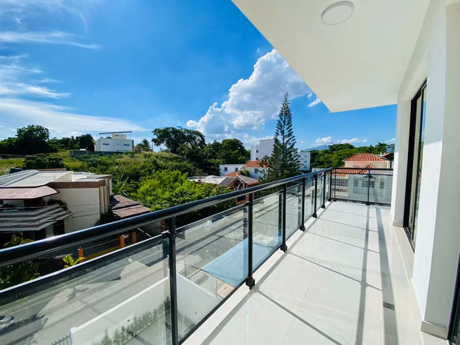 Nuevo y Moderno Penthouse con 3 Habitaciones, Terraza Doble y 2 Parqueos de Venta en Embrujo 3ero!