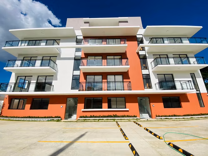 Nuevo y Moderno Penthouse con 3 Habitaciones, Terraza Doble y 2 Parqueos de Venta en Embrujo 3ero!
