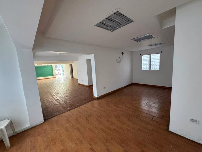 Alquilo Local de 350m2