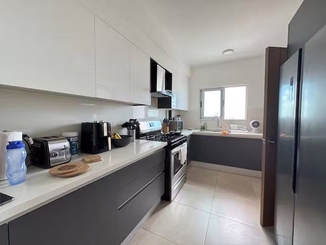 En Naco Apartamento Amueblado de Dos habitaciones US$375,000.