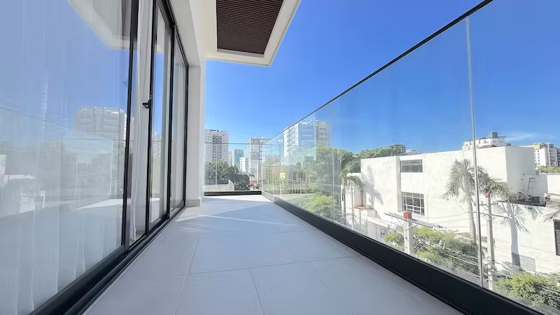 En Naco a\Apartamento Nuevo Tres habitaciones US$395,000.