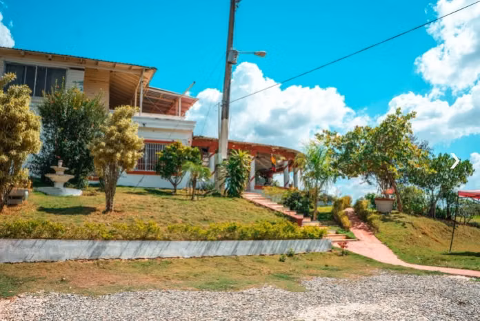 Villa Amueblada en Venta en Pedro Brand con piscina - Imagen 7