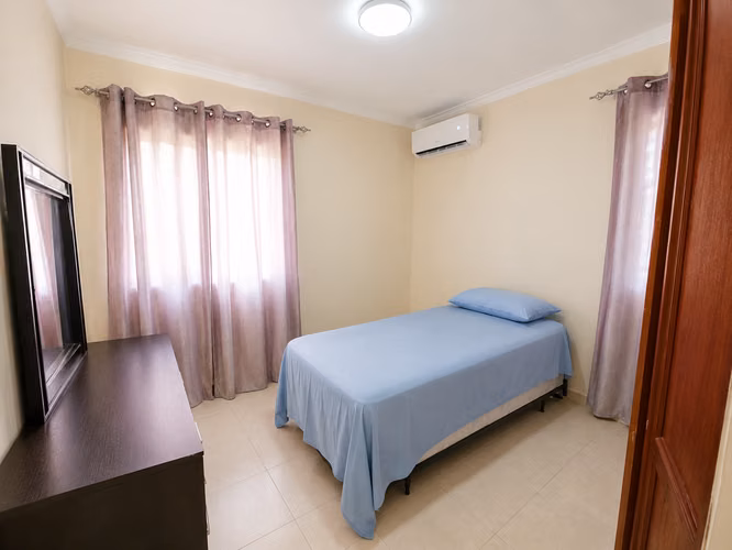  Apartamento Amueblado de 3 Hab. con 2 Parqueos | Ciudad Pablo Mella Morales | US$750