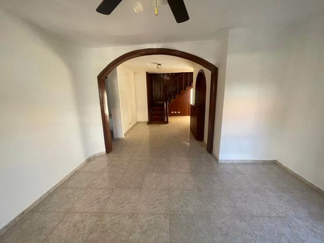 ¡Oportunidad Inversionistas! Propiedad Multifamiliar de 5 Viviendas en Santo Domingo Oeste - Imagen 3