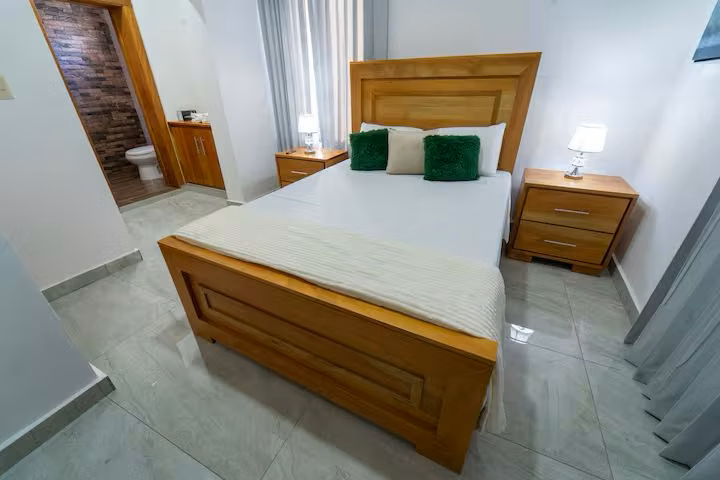 APARTAMENTO AMUEBLADO EN RENTA PRÓXIMO A JUMBO  Con ascensor y vista al mar
