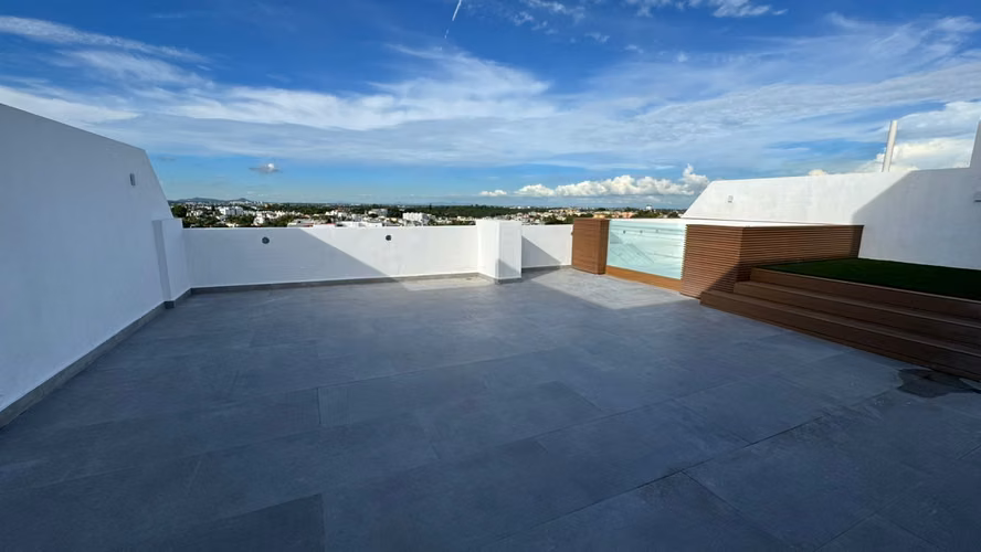 Apartamento con 90 metros de terraza