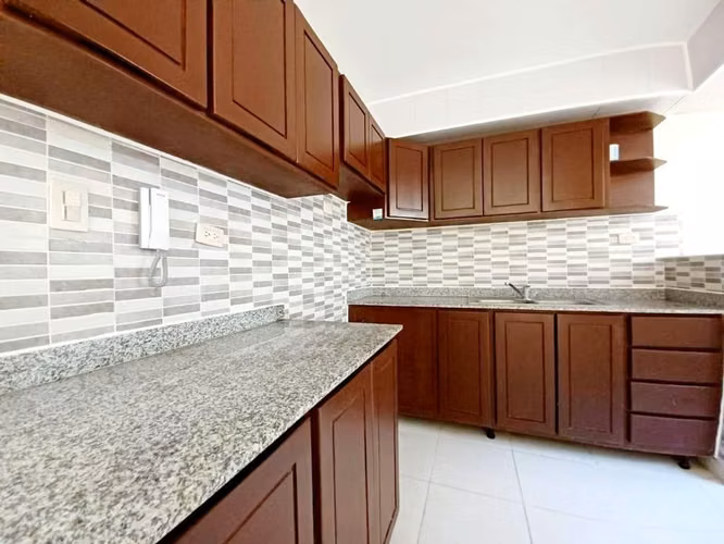 ¡Apartamento en venta en Av. Monumental!