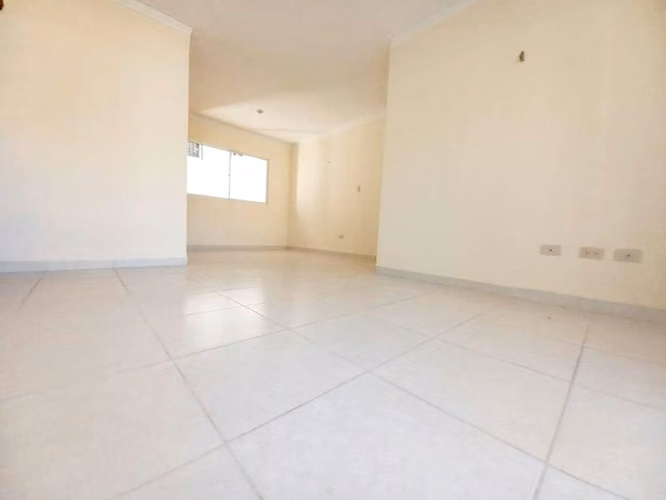 ¡Apartamento en venta en Av. Monumental!