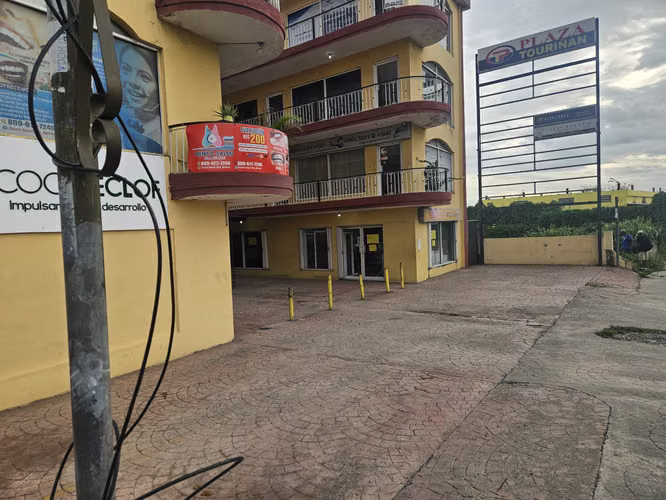 Se rentan dos locales comerciales en la Ave. Jacobo Majluta - Imagen 5