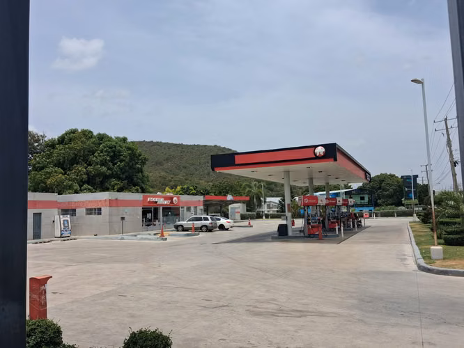 Car Wash and Food Shop for Rent in Baní
