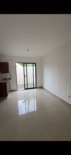 Apartamento en venta 1er nivel con amplio patio