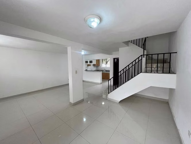 casa de 2 pisos en el El Cacique: