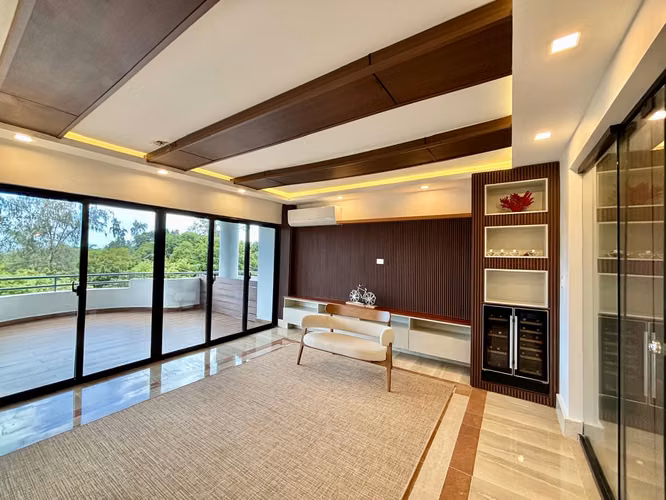 Impresionante apartamento totalmente remodelado en venta y alquiler en Av. Anacaona - Imagen 2