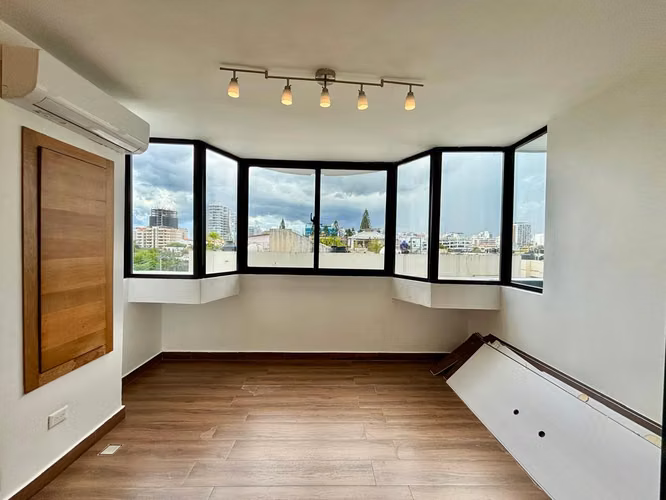 Impresionante apartamento totalmente remodelado en venta y alquiler en Av. Anacaona - Imagen 11