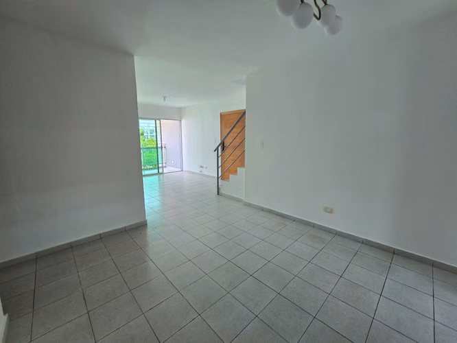 Apartamento P.H alquiler en la Republica de Colombia Jardines del Fresno. - Imagen 4