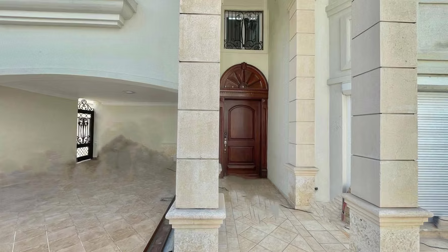 CASA 1ER NIVEL EN ALQUILER COMERCIAL EN LOS CACICAZGOS