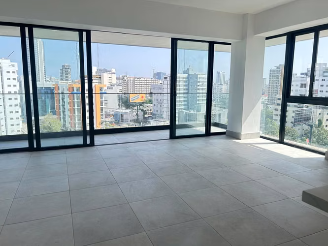 Pent-house Elegante en venta cerca de Todo en el Ensanche Naco - Imagen 3