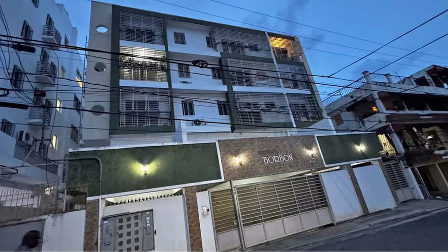 Modern Apartment in residential Borbon 5 (between Churchil and Lincoln)