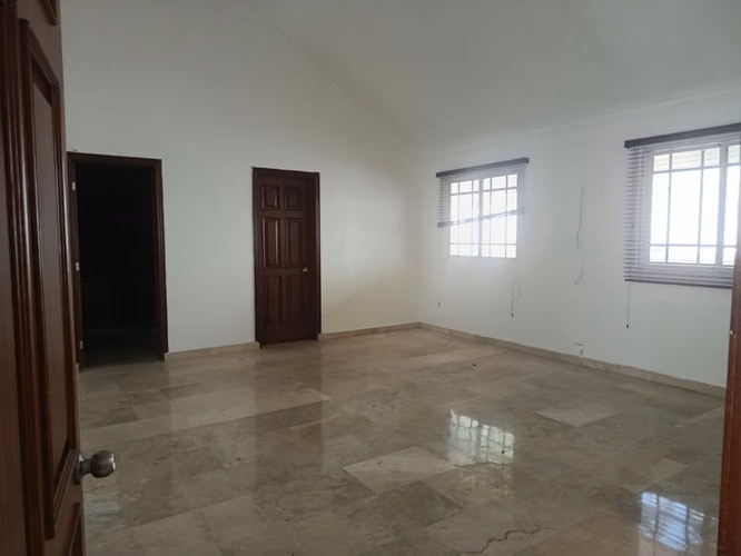 Amplia Casa en Alquiler, 4 Habitaciones, Altos De Arroyo Hondo II, Piscina, Terraza - Imagen 4