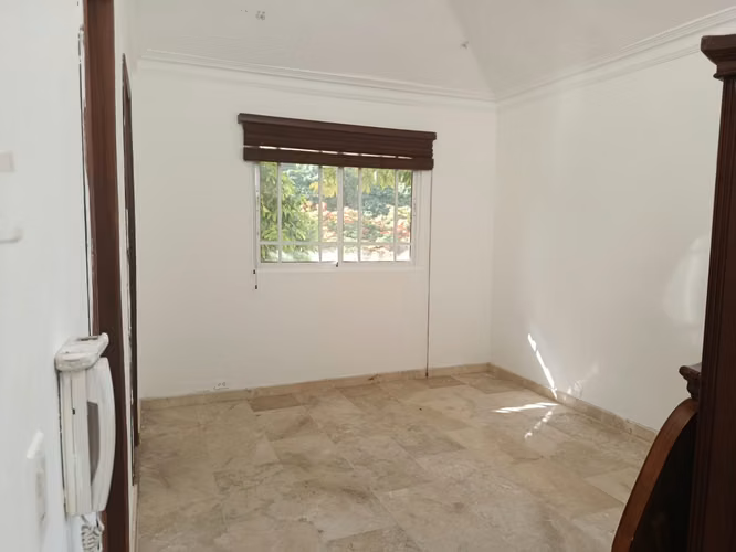 Amplia Casa en Alquiler, 4 Habitaciones, Altos De Arroyo Hondo II, Piscina, Terraza - Imagen 8