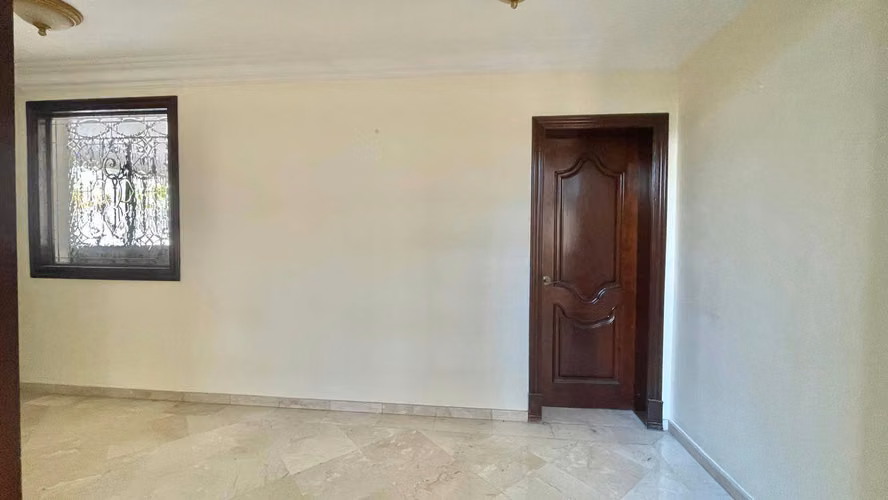 CASA 1ER NIVEL EN ALQUILER COMERCIAL EN LOS CACICAZGOS