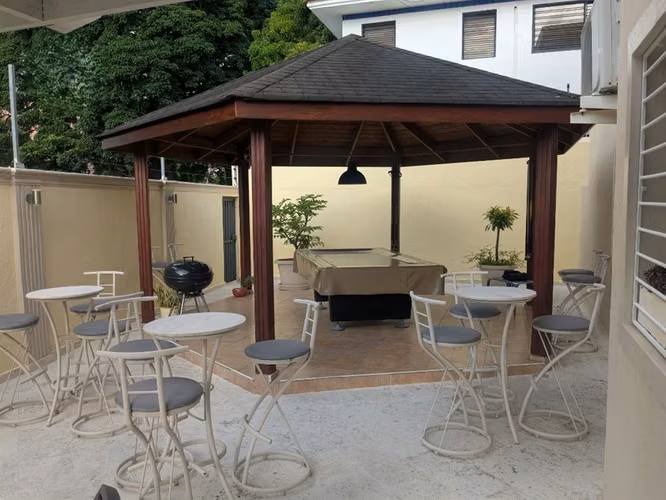 Amplia Casa en Alquiler, 4 Habitaciones, Piscina y Gazebo, Las Praderas