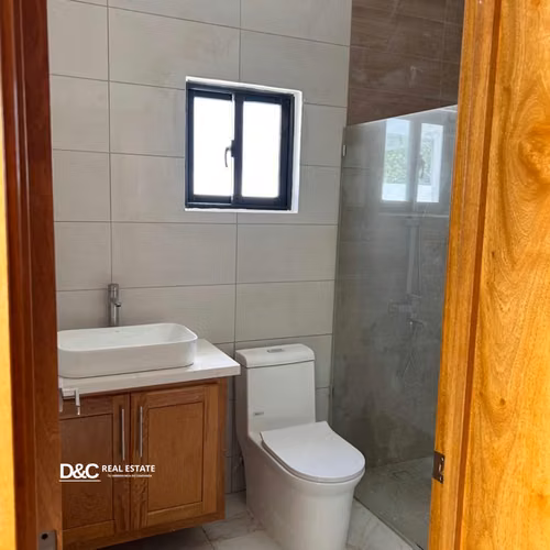 CASA EN VENTA FRENTE A PLAYA DORADA EN PUERTO PLATA