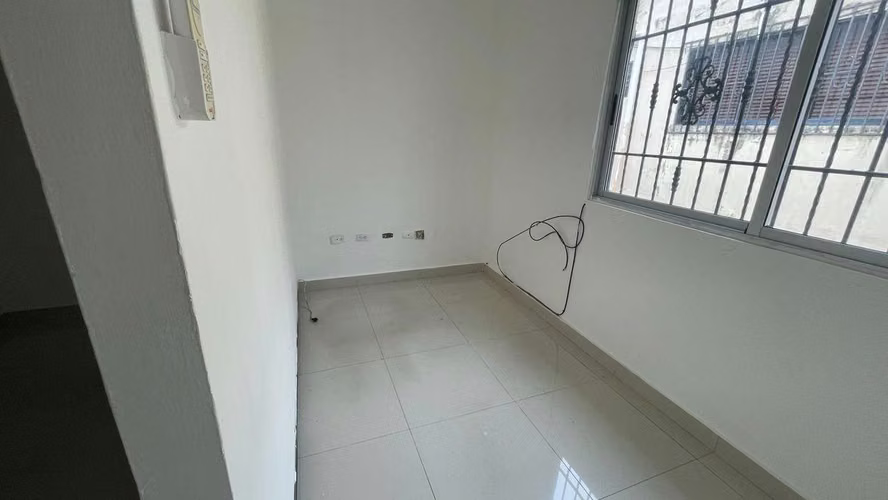 LOCAL COMERCIAL-OFICINA EN ALQUILER EN GAZCUE - Imagen 2