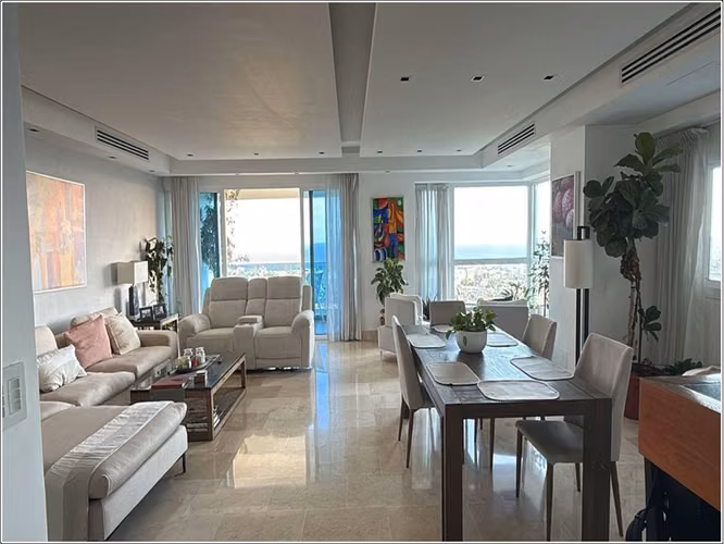 Vendo Apto en Torre MAR AZUL frente Parque Mirador Sur, 3 habs., 257 Mts.2, Piso 15