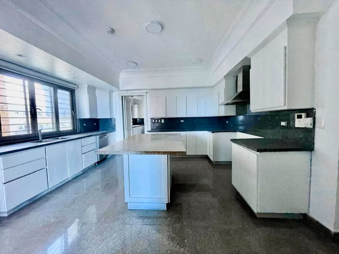 EXCLUSIVO  Apto en TORRE AZUL frente Parque Mirador Sur, 548 Mts.2, 4 Habs., 4 PARQUEOS