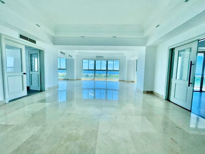 EXCLUSIVO  Apto en TORRE AZUL frente Parque Mirador Sur, 548 Mts.2, 4 Habs., 4 PARQUEOS
