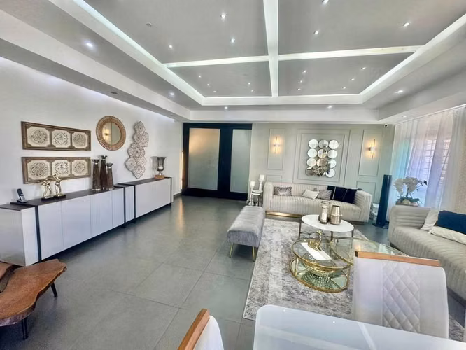 Pent House Familiar en Venta en Ensanche Serralles