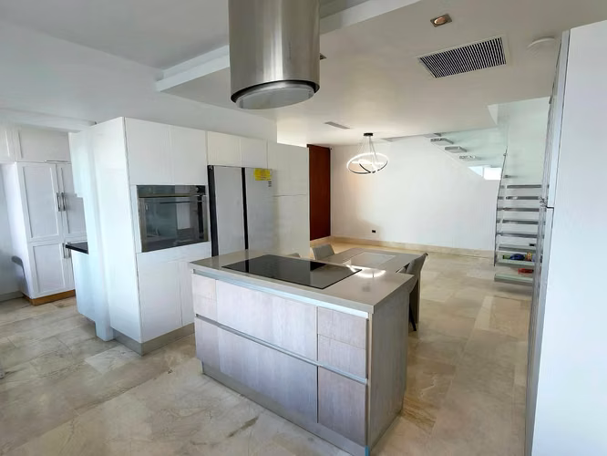 Penthouse de 3 niveles en el sector de Renacimiento