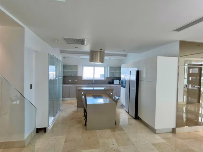 Penthouse de 3 niveles en el sector de Renacimiento