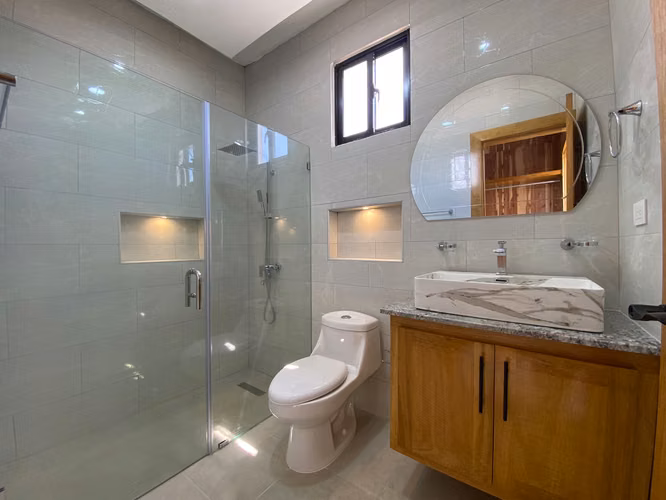 Casa Nueva con 3 Habitaciones y Amplio Patio Trasero de Venta en Urb. Palmas del Valle, Pontezuela!