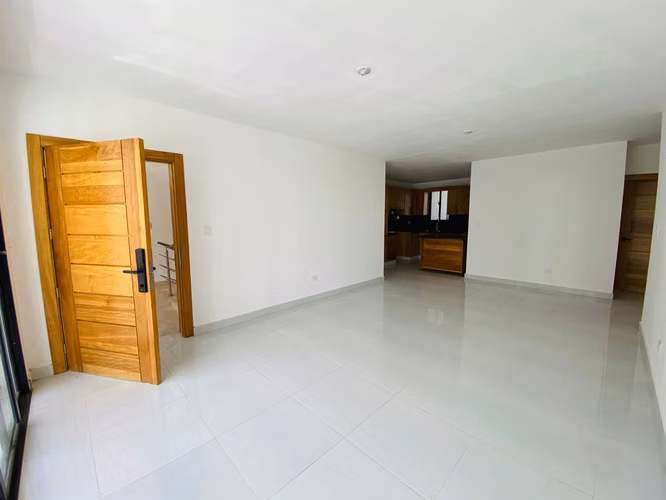 Apartamento Nuevo en 2do Nivel con 3 Habitaciones, Piscina y 2 Parqueos de Venta en Llanos de Gurabo