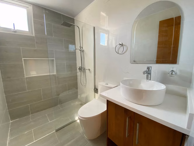 Apartamento Nuevo en 1er Nivel con 3 Habitaciones y 2 Parqueos de Venta a 2 Minutos del HOMS!