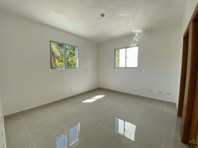 Apartamento Nuevo en 1er Nivel con 3 Habitaciones y 2 Parqueos de Venta a 2 Minutos del HOMS!