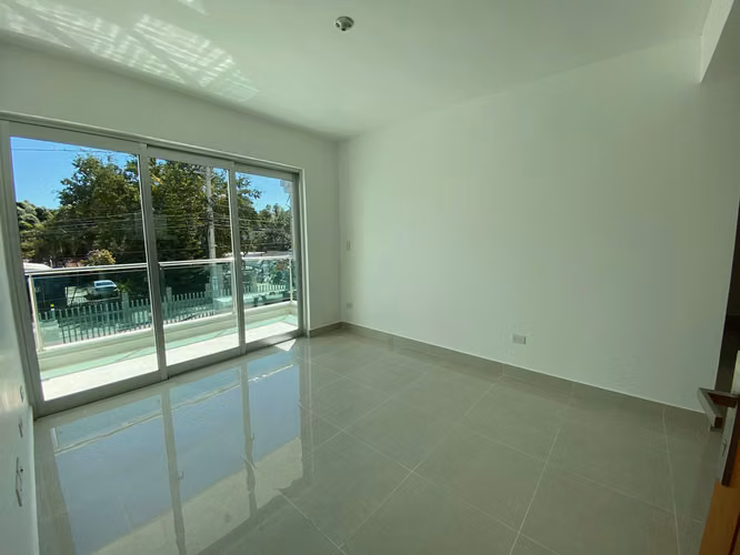 Apartamento Nuevo en 1er Nivel con 3 Habitaciones y 2 Parqueos de Venta a 2 Minutos del HOMS!