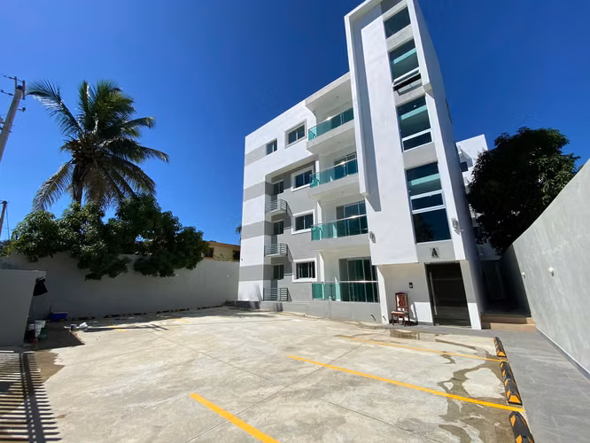 Apartamento Nuevo en 1er Nivel con 3 Habitaciones y 2 Parqueos de Venta a 2 Minutos del HOMS!