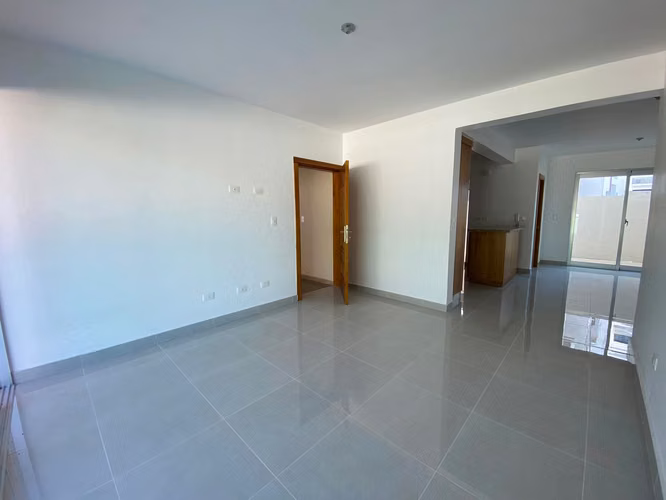 Apartamento Nuevo en 1er Nivel con 3 Habitaciones y 2 Parqueos de Venta próximo al HOMS!