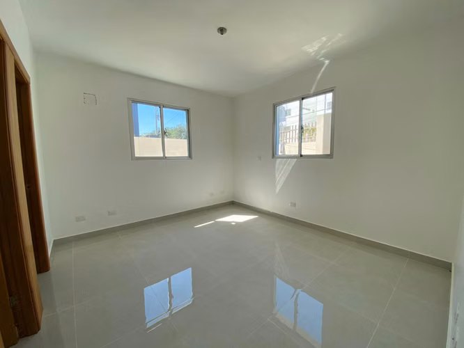 Apartamento Nuevo en 1er Nivel con 3 Habitaciones y 2 Parqueos de Venta próximo al HOMS!