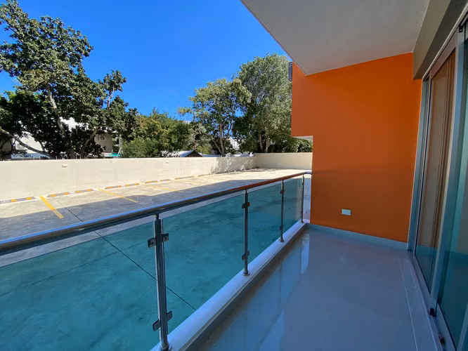 Apartamento Nuevo en 1er Nivel con 3 Habitaciones y 2 Parqueos de Venta próximo al HOMS!